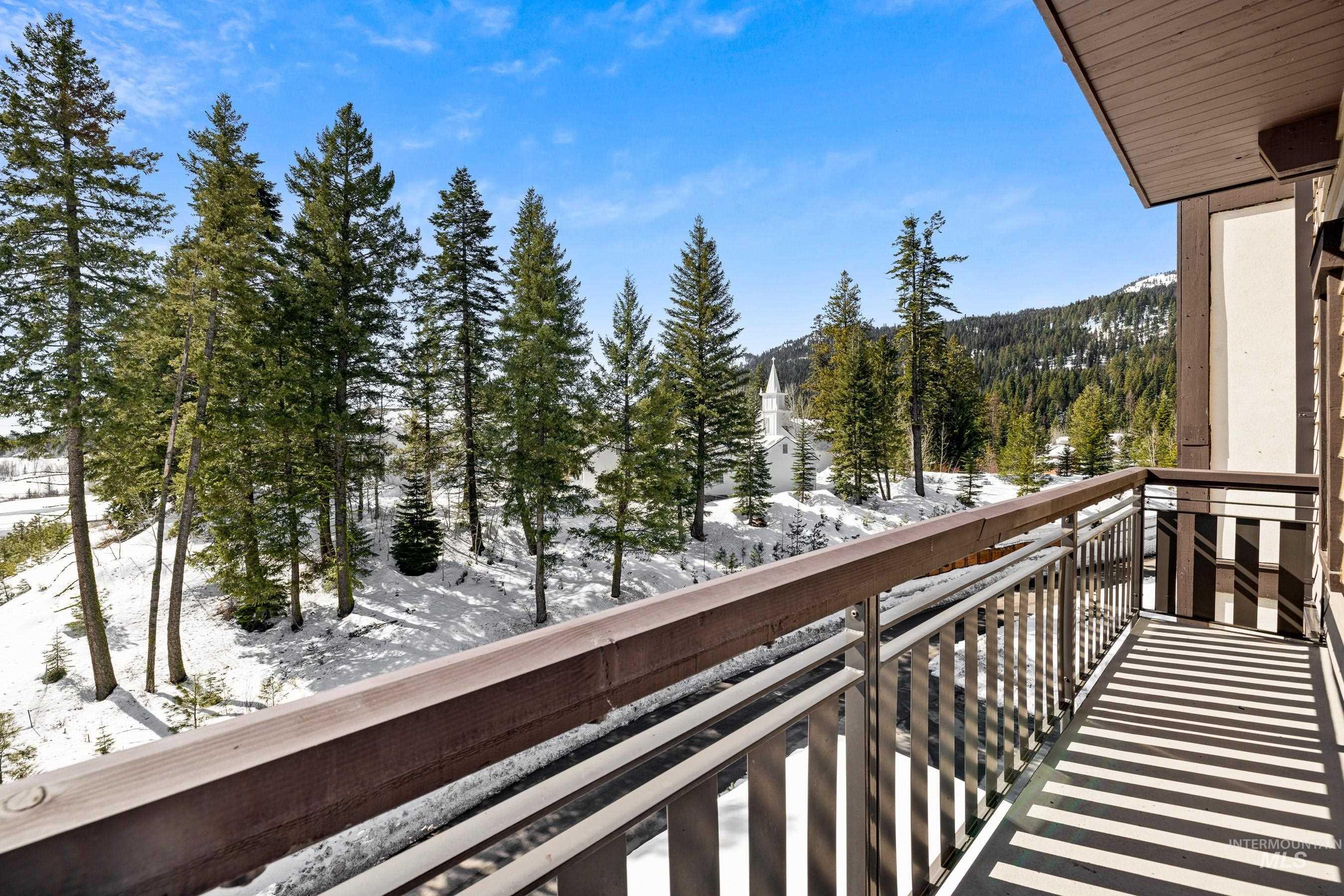 780 Village Drive, Donnelly, Idaho 83615, 2 Bedrooms, 2 Bathrooms, Residential For Sale, Price $973,000, 98942353