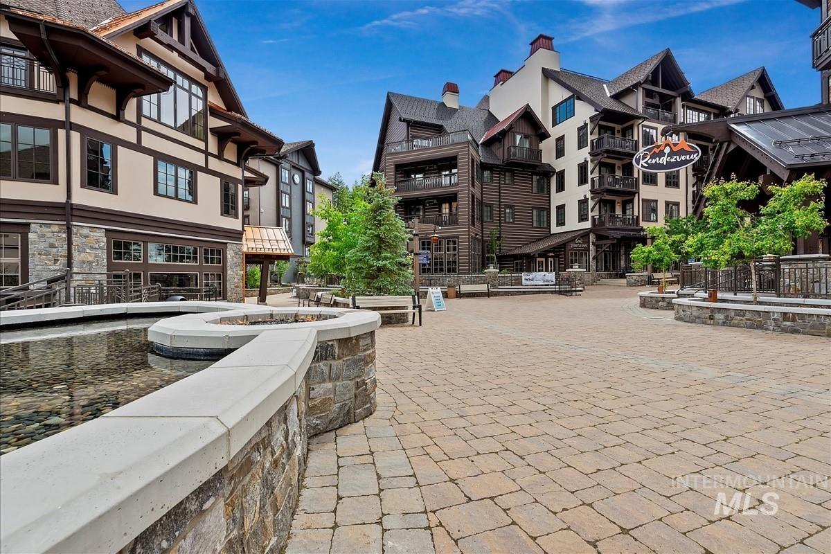 780 Village Drive, Donnelly, Idaho 83615, 2 Bedrooms, 2 Bathrooms, Residential For Sale, Price $973,000, 98942353