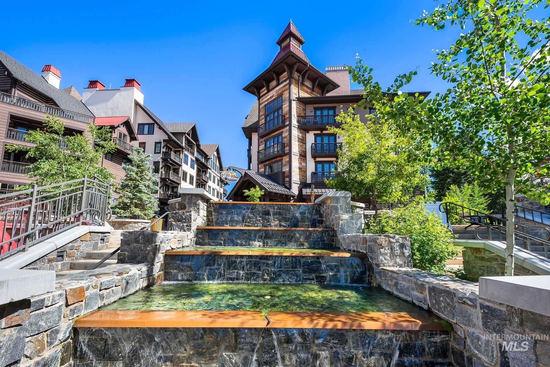 780 Village Drive, Donnelly, Idaho 83615, 2 Bedrooms, 2 Bathrooms, Residential For Sale, Price $973,000, 98942353