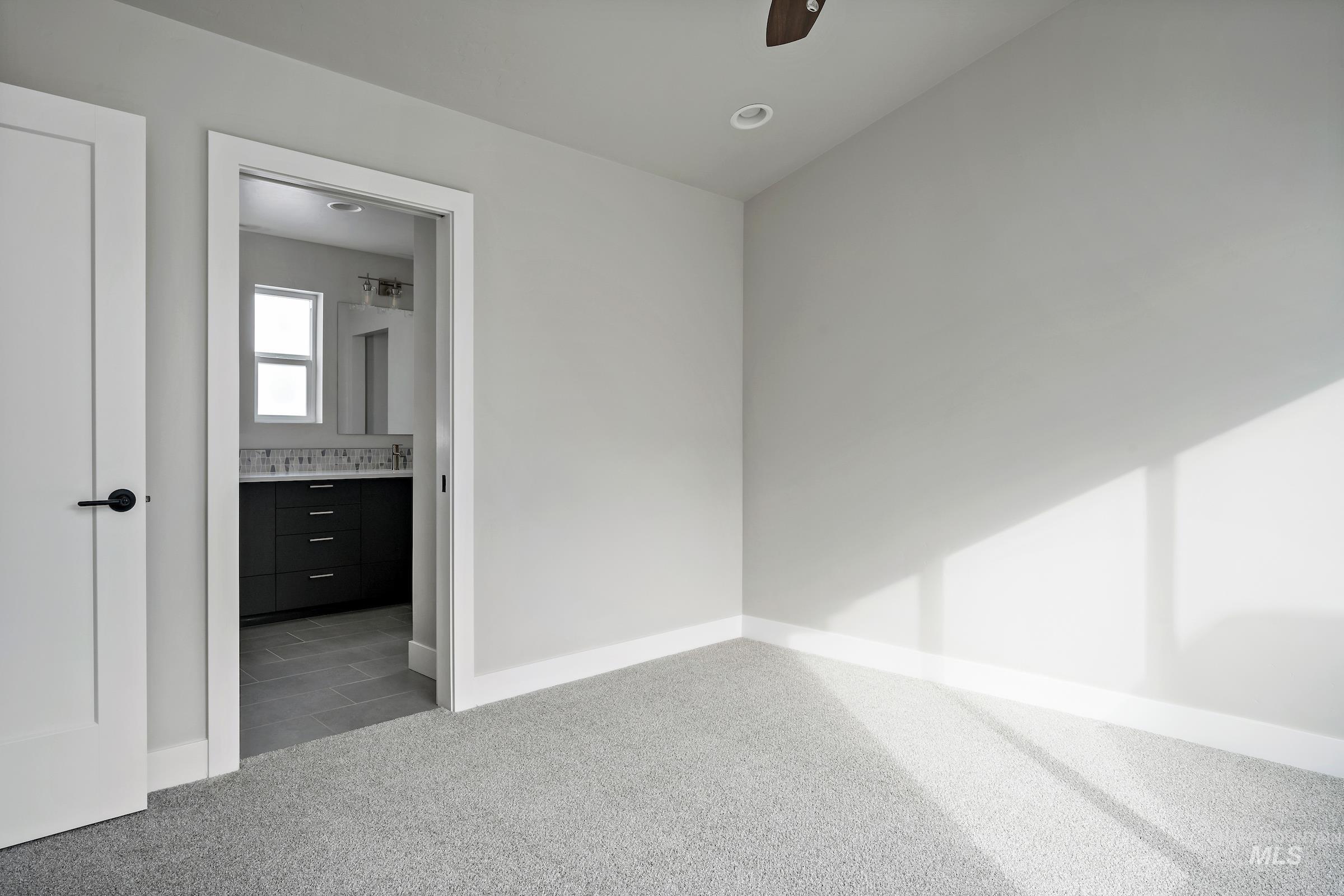 6080 S Apex Ave, Meridian, Idaho 83642, 3 Bedrooms, 2.5 Bathrooms, Residential For Sale, Price $529,900, 98942486