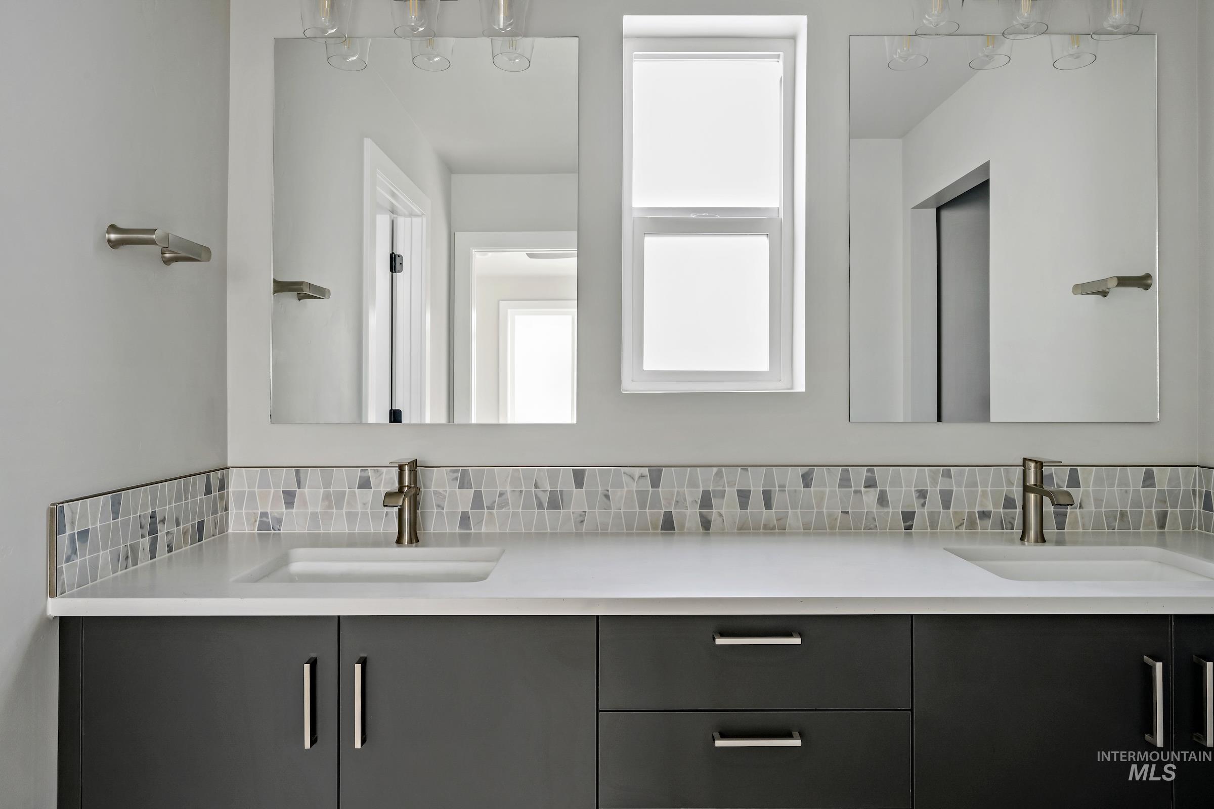 6080 S Apex Ave, Meridian, Idaho 83642, 3 Bedrooms, 2.5 Bathrooms, Residential For Sale, Price $529,900, 98942486