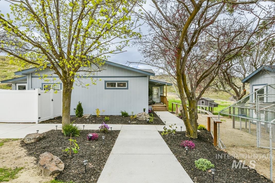 16758 Deer Flat Rd, Caldwell, Idaho 83607, 2 Bedrooms, 2 Bathrooms, Residential For Sale, Price $575,000, 98942645