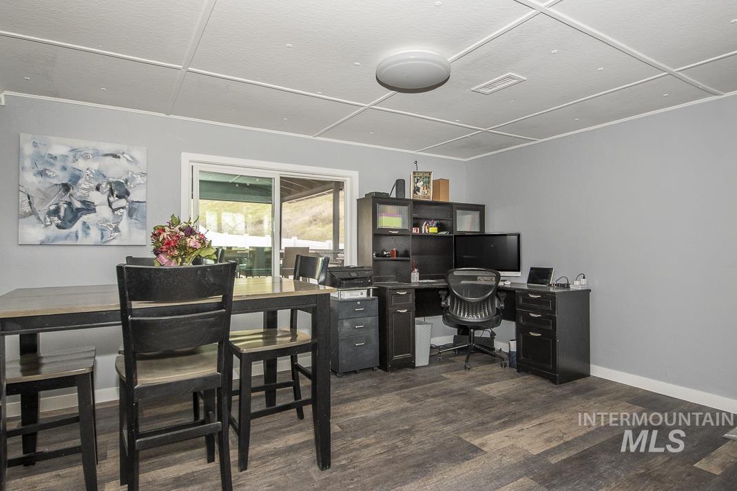 16758 Deer Flat Rd, Caldwell, Idaho 83607, 2 Bedrooms, 2 Bathrooms, Residential For Sale, Price $575,000,MLS 98942645