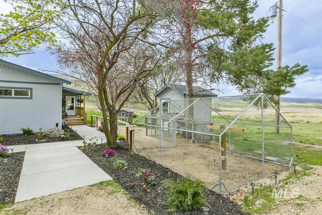 16758 Deer Flat Rd, Caldwell, Idaho 83607, 2 Bedrooms, 2 Bathrooms, Residential For Sale, Price $575,000,MLS 98942645