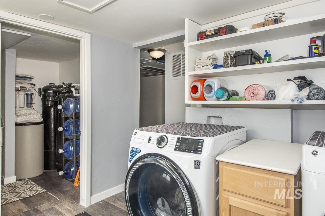 16758 Deer Flat Rd, Caldwell, Idaho 83607, 2 Bedrooms, 2 Bathrooms, Residential For Sale, Price $575,000,MLS 98942645