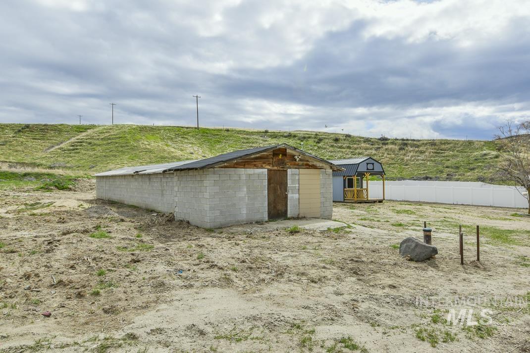 16758 Deer Flat Rd, Caldwell, Idaho 83607, 2 Bedrooms, 2 Bathrooms, Residential For Sale, Price $575,000,MLS 98942645