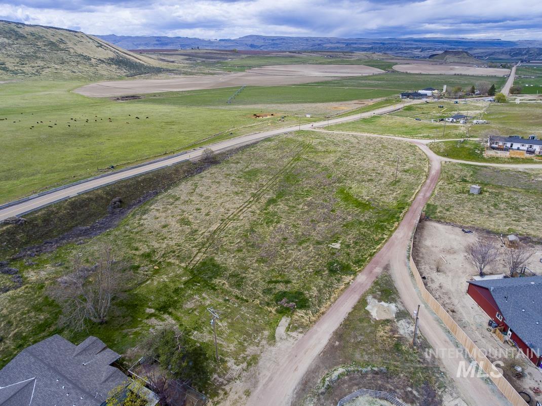 16758 Deer Flat Rd, Caldwell, Idaho 83607, 2 Bedrooms, 2 Bathrooms, Residential For Sale, Price $575,000,MLS 98942645