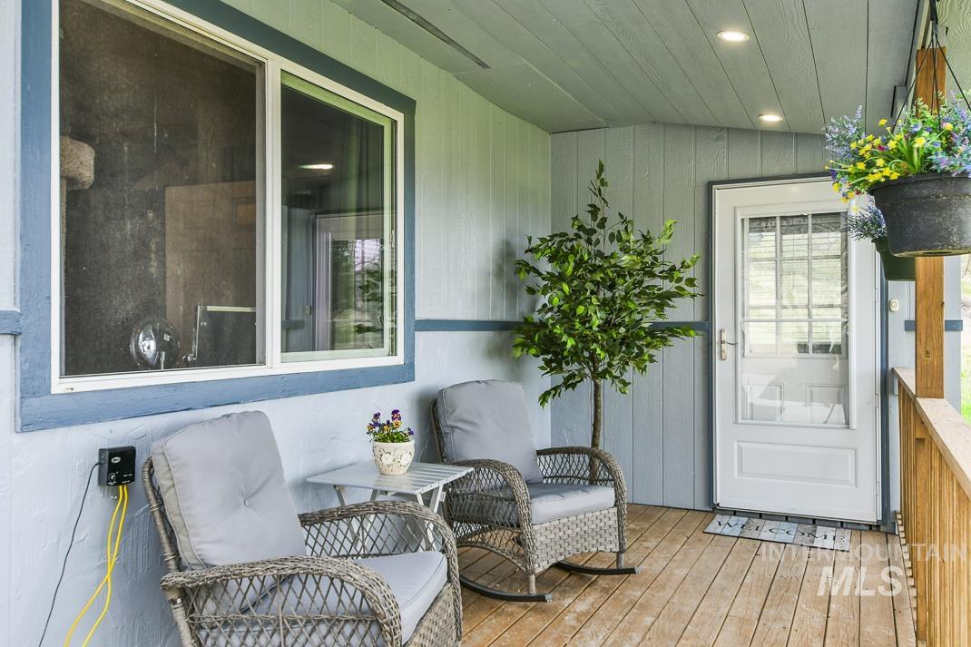 16758 Deer Flat Rd, Caldwell, Idaho 83607, 2 Bedrooms, 2 Bathrooms, Residential For Sale, Price $575,000,MLS 98942645