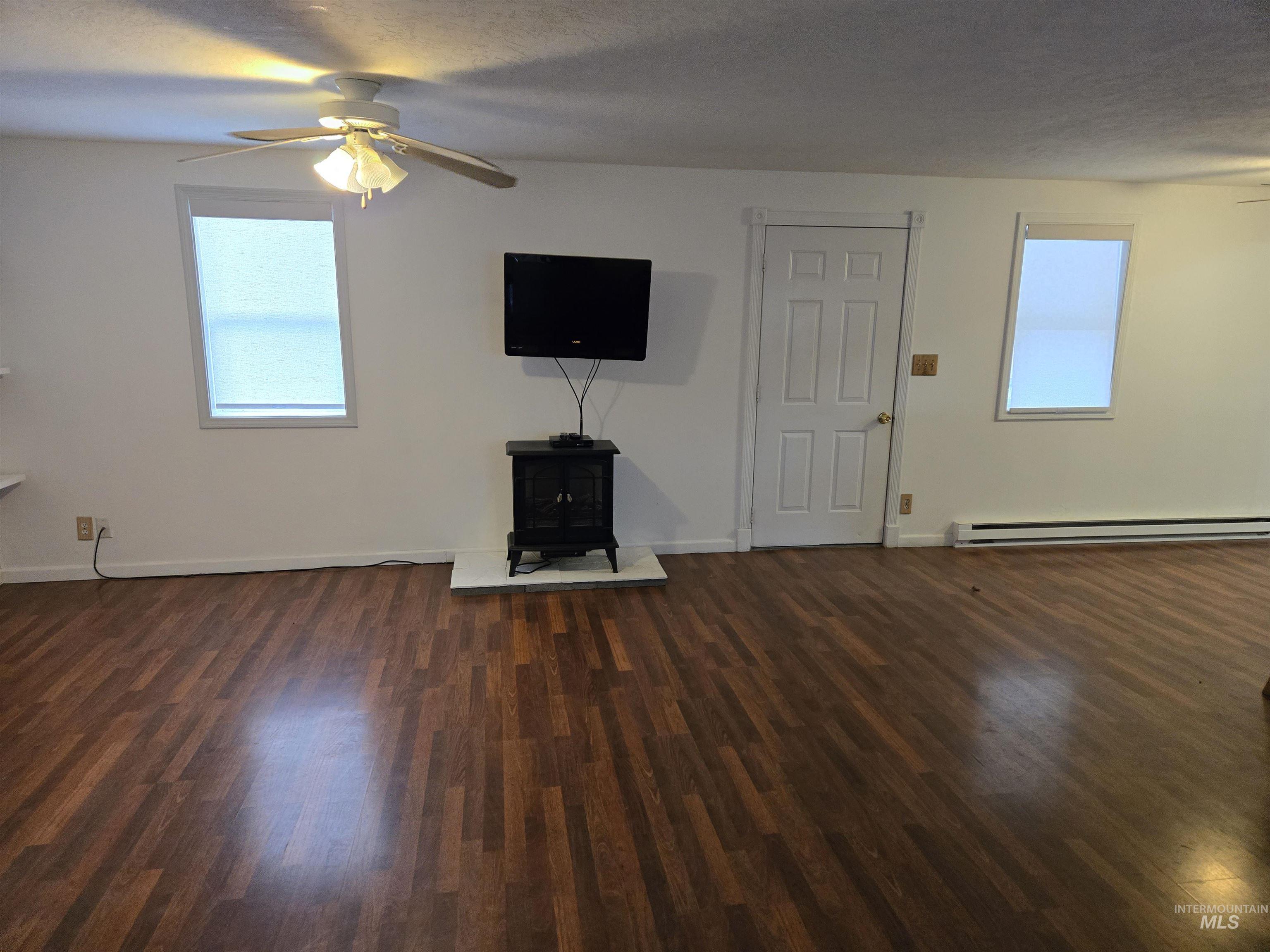 330 East Ave. S, Hagerman, Idaho 83332, 2 Bedrooms, 1 Bathroom, Residential For Sale, Price $259,000,MLS 98942680