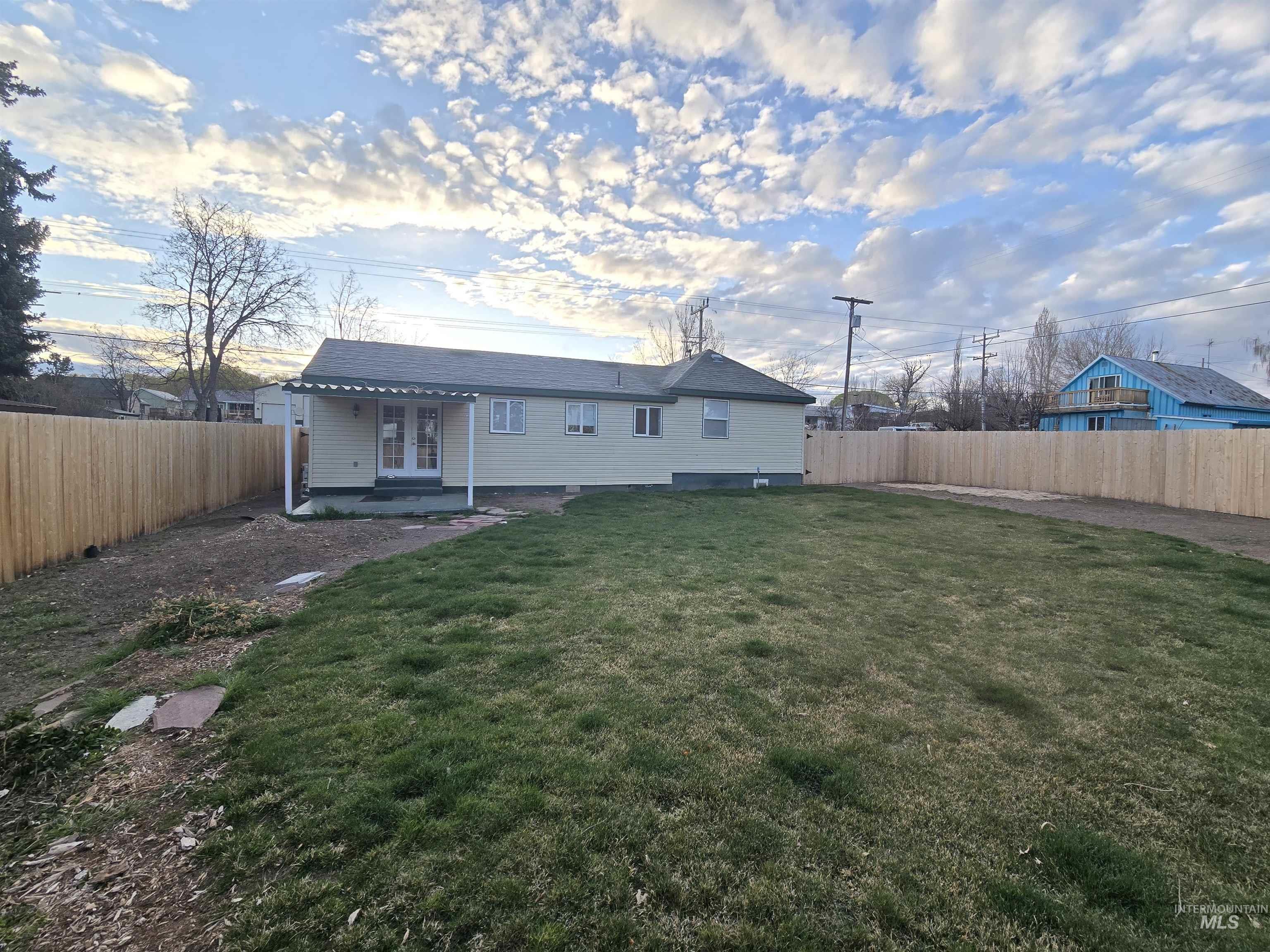 330 East Ave. S, Hagerman, Idaho 83332, 2 Bedrooms, 1 Bathroom, Residential For Sale, Price $259,000,MLS 98942680