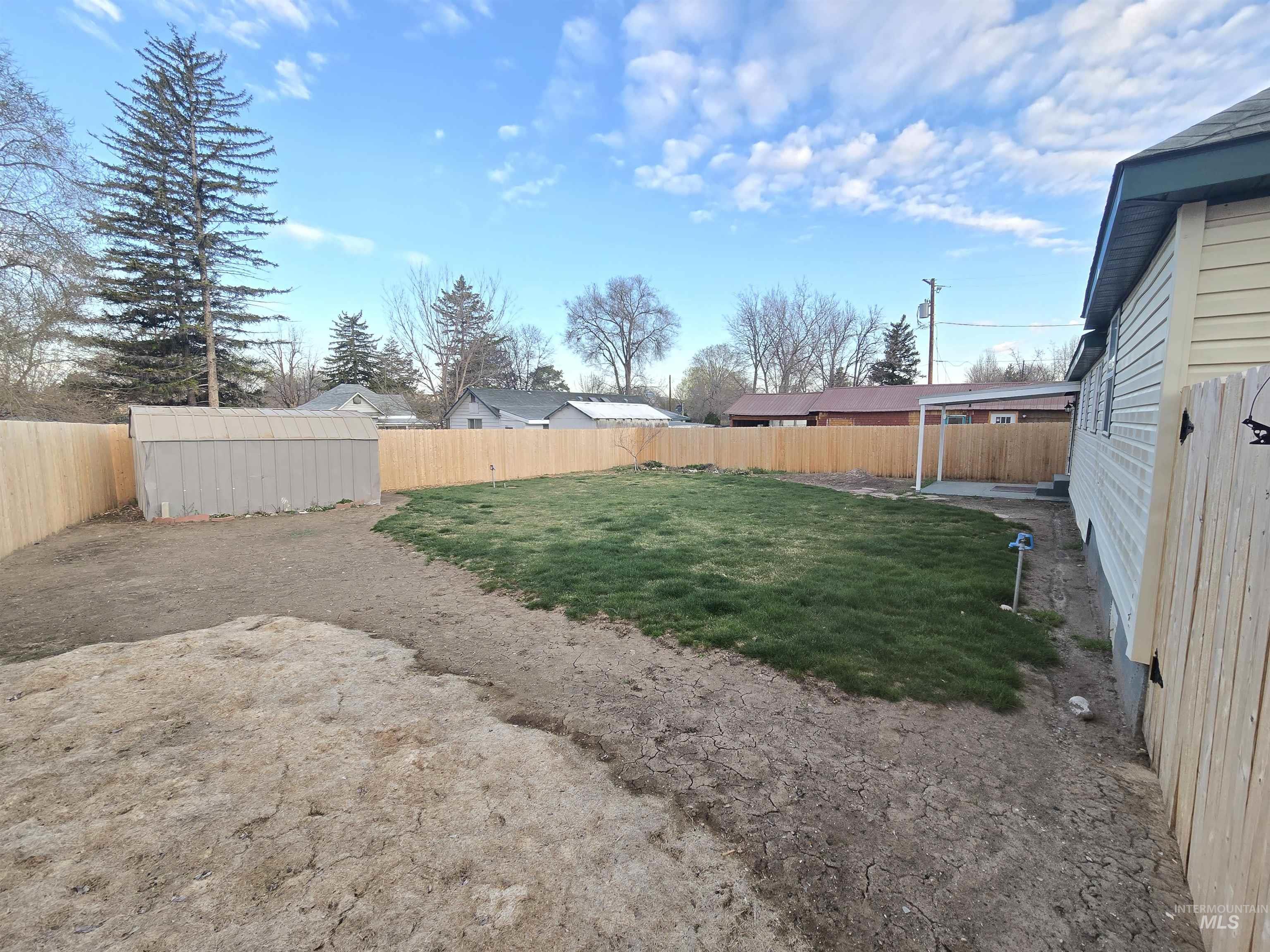 330 East Ave. S, Hagerman, Idaho 83332, 2 Bedrooms, 1 Bathroom, Residential For Sale, Price $259,000,MLS 98942680