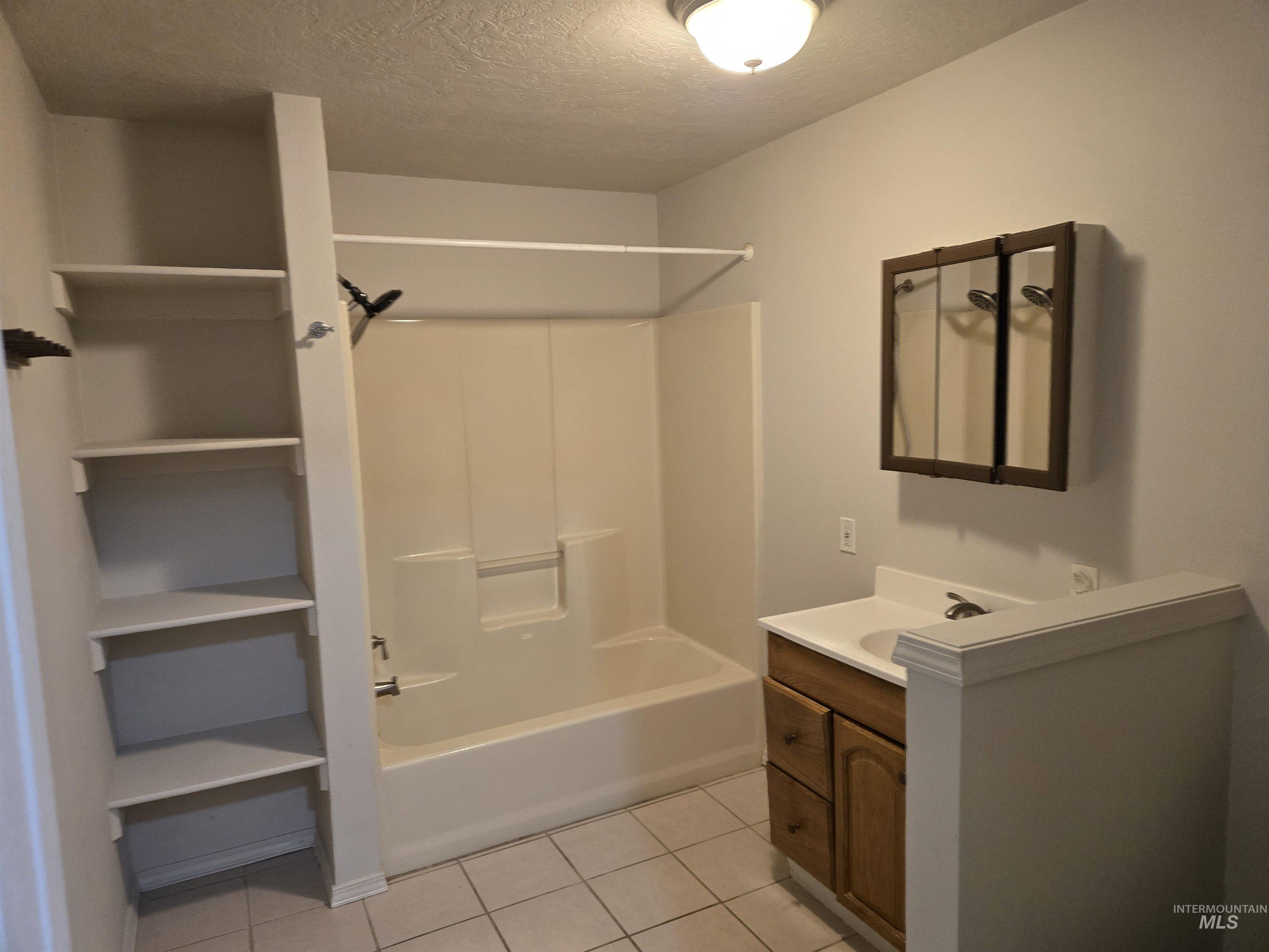 330 East Ave. S, Hagerman, Idaho 83332, 2 Bedrooms, 1 Bathroom, Residential For Sale, Price $259,000,MLS 98942680