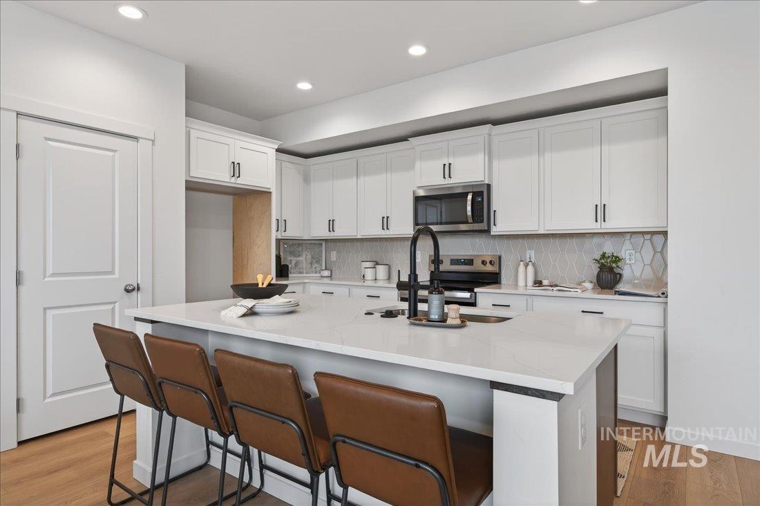 1330 W Regency Ridge Dr, Meridian, Idaho 83642, 3 Bedrooms, 2.5 Bathrooms, Residential For Sale, Price $440,000,MLS 98942712