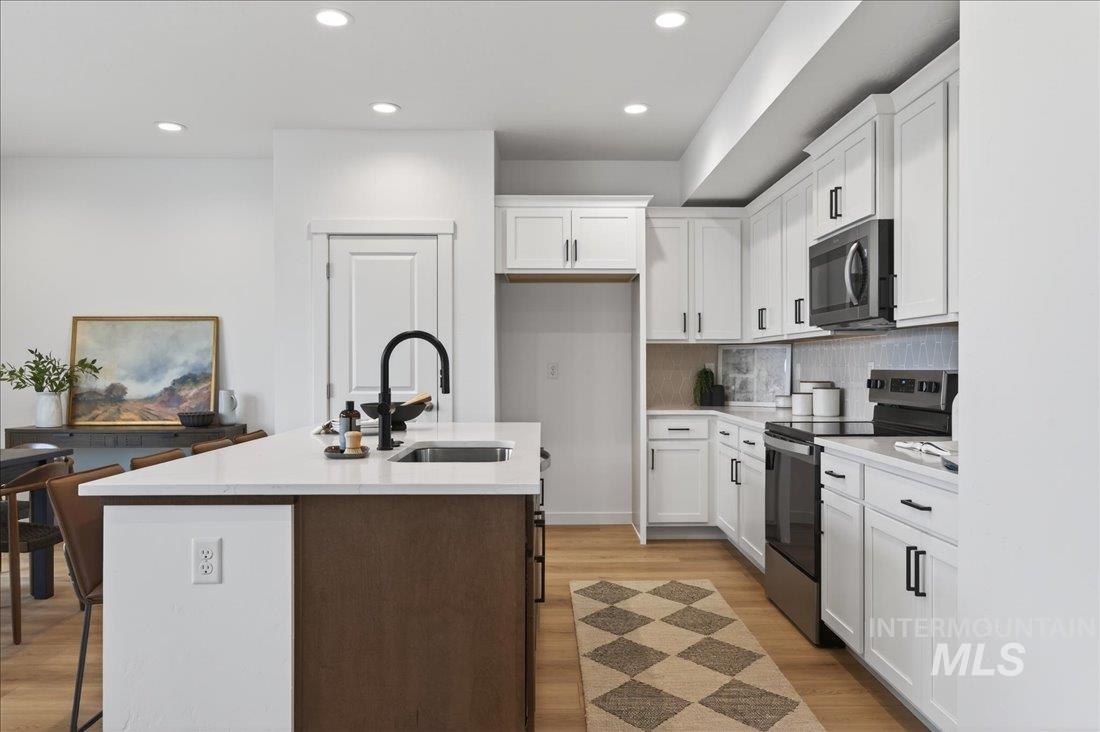 1330 W Regency Ridge Dr, Meridian, Idaho 83642, 3 Bedrooms, 2.5 Bathrooms, Residential For Sale, Price $440,000,MLS 98942712