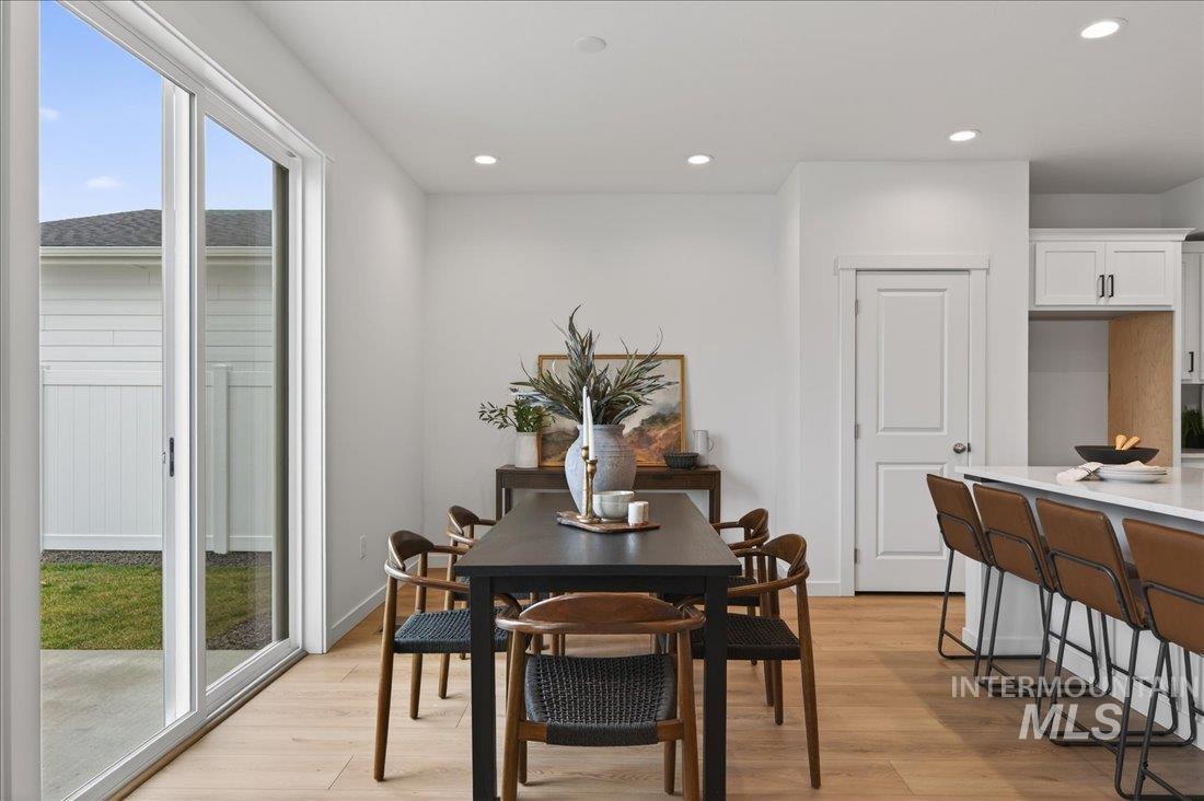 1330 W Regency Ridge Dr, Meridian, Idaho 83642, 3 Bedrooms, 2.5 Bathrooms, Residential For Sale, Price $440,000,MLS 98942712