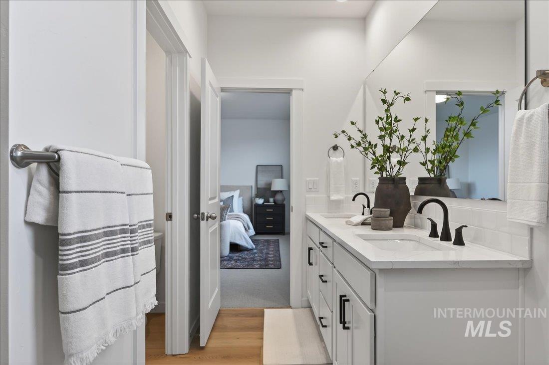 1330 W Regency Ridge Dr, Meridian, Idaho 83642, 3 Bedrooms, 2.5 Bathrooms, Residential For Sale, Price $440,000,MLS 98942712