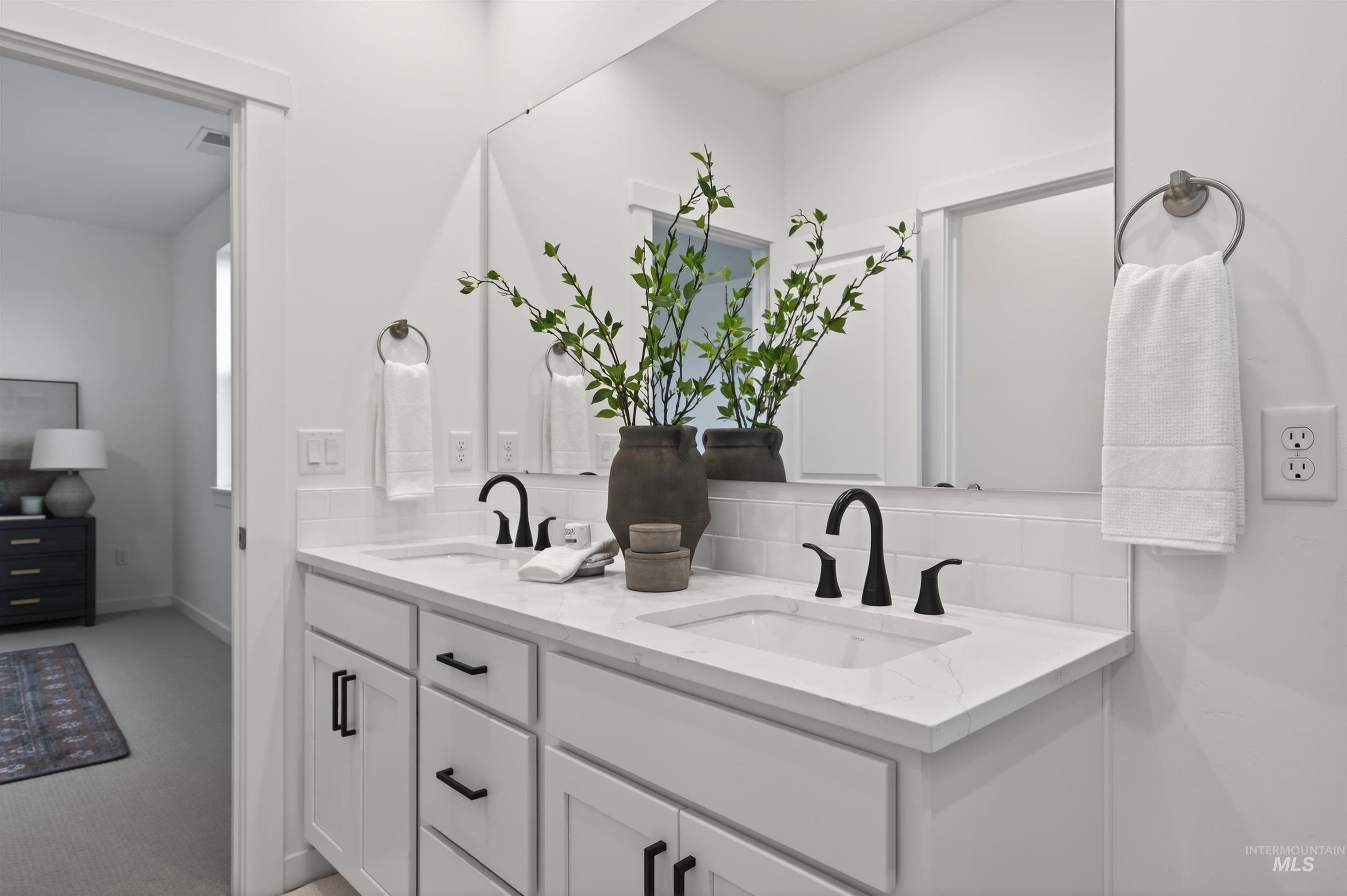 1330 W Regency Ridge Dr, Meridian, Idaho 83642, 3 Bedrooms, 2.5 Bathrooms, Residential For Sale, Price $440,000,MLS 98942712