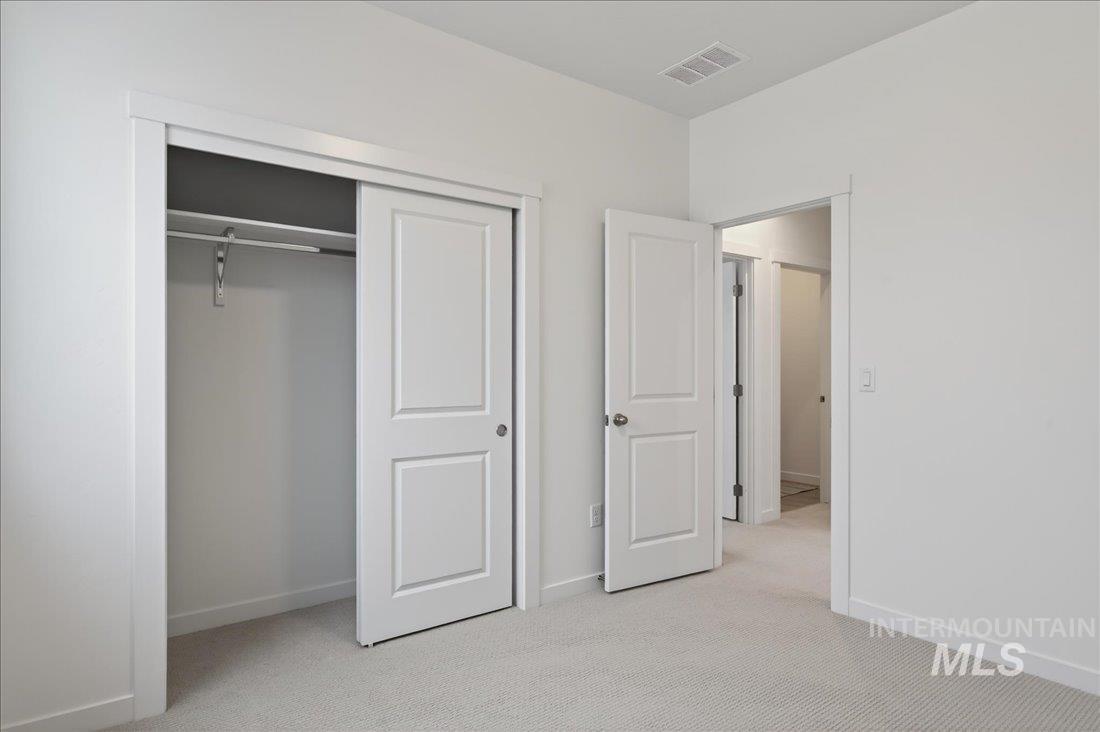 1330 W Regency Ridge Dr, Meridian, Idaho 83642, 3 Bedrooms, 2.5 Bathrooms, Residential For Sale, Price $440,000,MLS 98942712