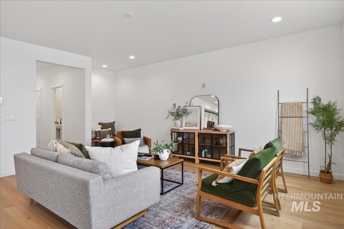 1330 W Regency Ridge Dr, Meridian, Idaho 83642, 3 Bedrooms, 2.5 Bathrooms, Residential For Sale, Price $440,000,MLS 98942712