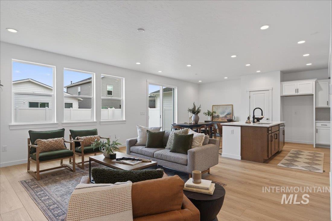 1330 W Regency Ridge Dr, Meridian, Idaho 83642, 3 Bedrooms, 2.5 Bathrooms, Residential For Sale, Price $440,000,MLS 98942712