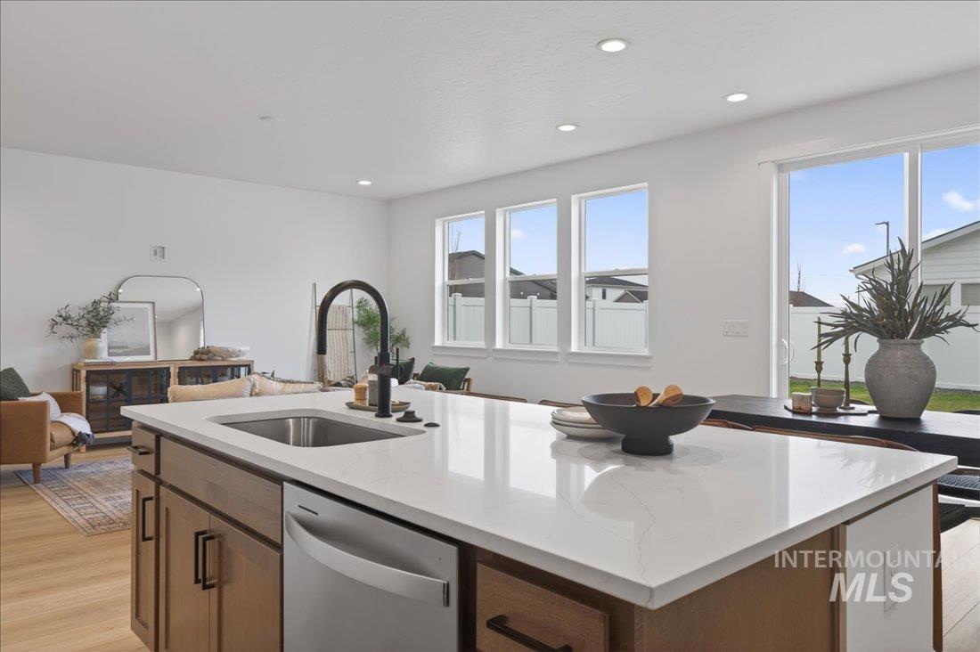 1330 W Regency Ridge Dr, Meridian, Idaho 83642, 3 Bedrooms, 2.5 Bathrooms, Residential For Sale, Price $440,000,MLS 98942712