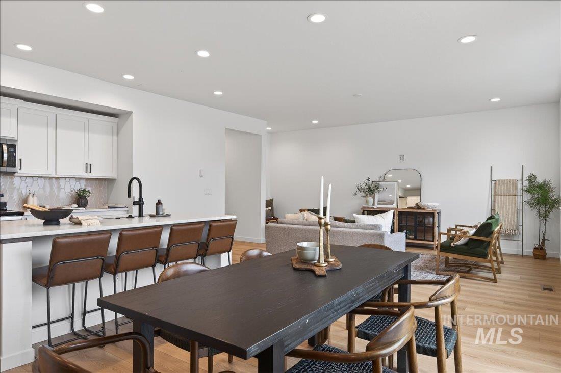 1330 W Regency Ridge Dr, Meridian, Idaho 83642, 3 Bedrooms, 2.5 Bathrooms, Residential For Sale, Price $440,000,MLS 98942712