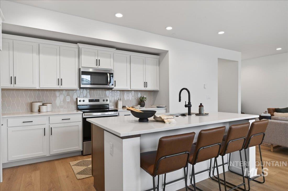 1330 W Regency Ridge Dr, Meridian, Idaho 83642, 3 Bedrooms, 2.5 Bathrooms, Residential For Sale, Price $440,000,MLS 98942712