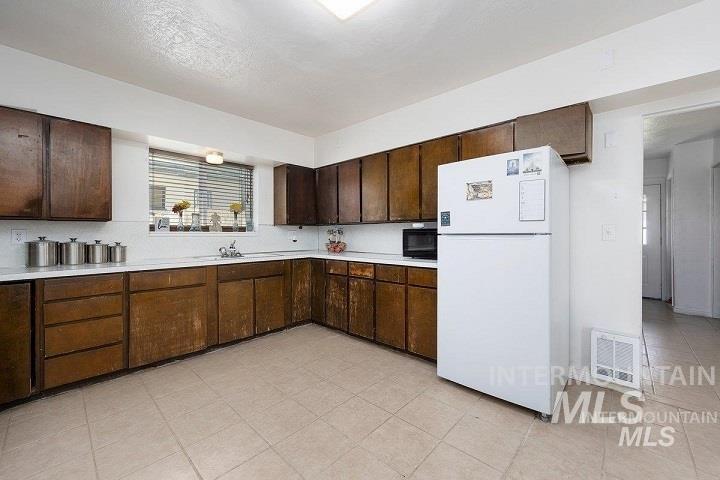 312 Boyd St W, Murtaugh, Idaho 83344, 5 Bedrooms, 2 Bathrooms, Residential For Sale, Price $299,000,MLS 98942899