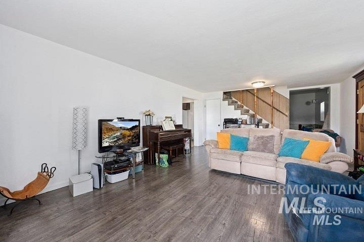 312 Boyd St W, Murtaugh, Idaho 83344, 5 Bedrooms, 2 Bathrooms, Residential For Sale, Price $299,000,MLS 98942899