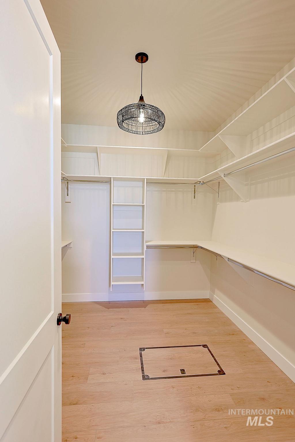 3688 E 3735 N, Kimberly, Idaho 83341, 5 Bedrooms, 2.5 Bathrooms, Residential For Sale, Price $765,000,MLS 98942989