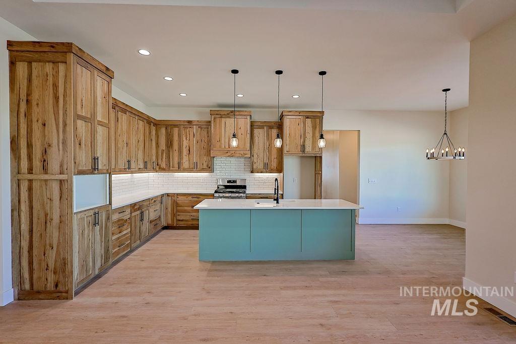 3688 E 3735 N, Kimberly, Idaho 83341, 5 Bedrooms, 2.5 Bathrooms, Residential For Sale, Price $765,000,MLS 98942989