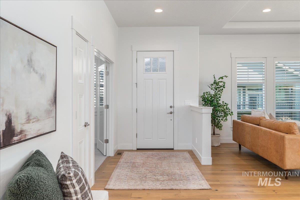 2574 E Maddy Ln, Meridian, Idaho 83646, 3 Bedrooms, 2 Bathrooms, Residential For Sale, Price $525,000,MLS 98943015