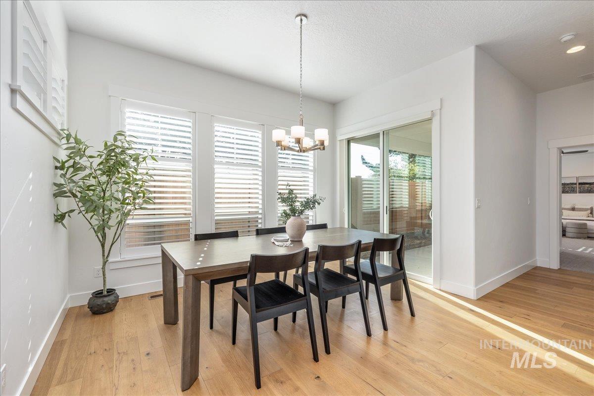 2574 E Maddy Ln, Meridian, Idaho 83646, 3 Bedrooms, 2 Bathrooms, Residential For Sale, Price $525,000,MLS 98943015