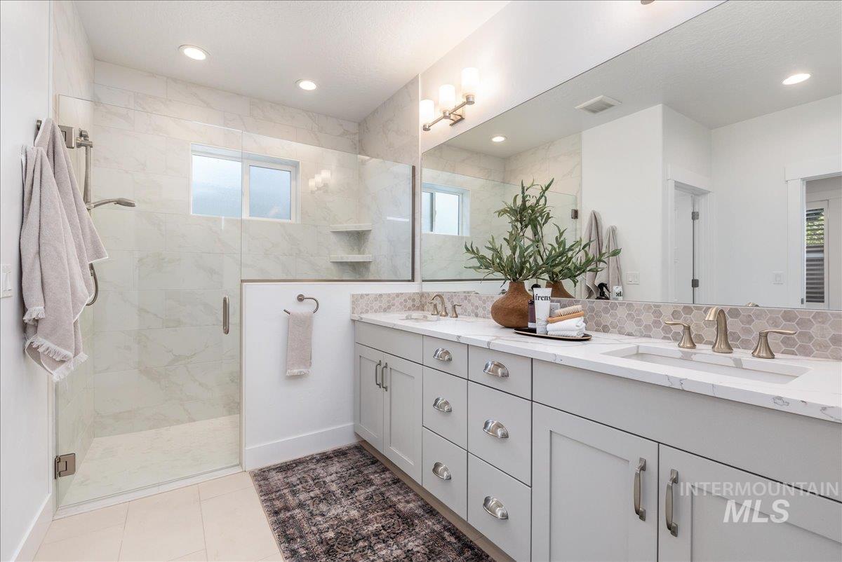 2574 E Maddy Ln, Meridian, Idaho 83646, 3 Bedrooms, 2 Bathrooms, Residential For Sale, Price $525,000,MLS 98943015