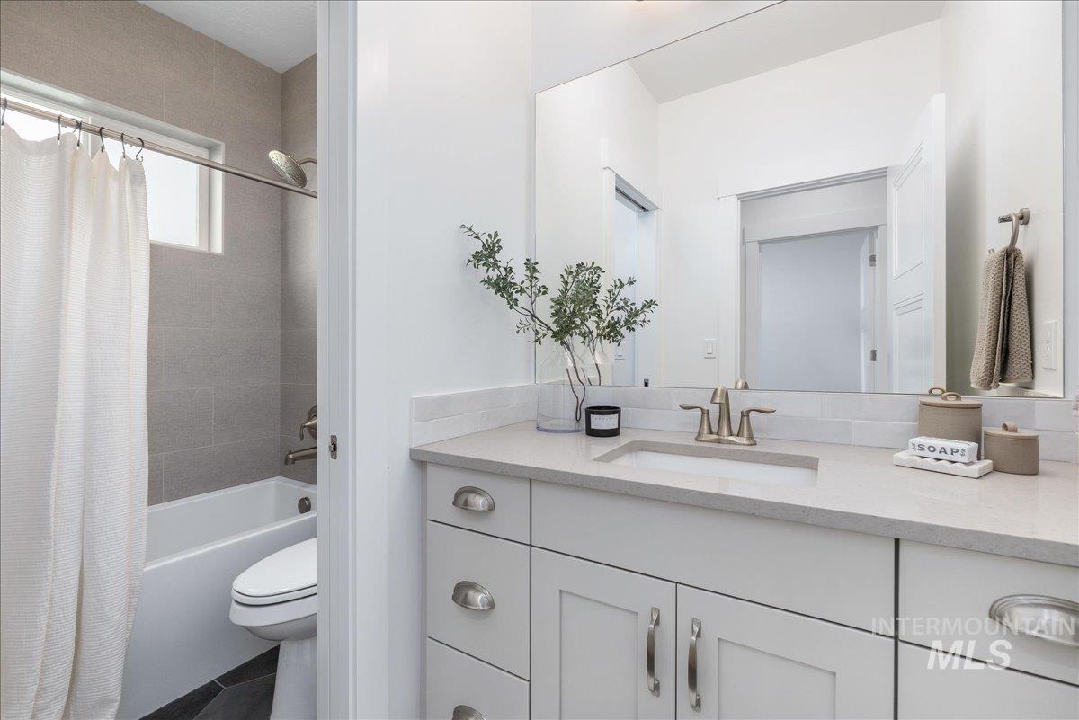 2574 E Maddy Ln, Meridian, Idaho 83646, 3 Bedrooms, 2 Bathrooms, Residential For Sale, Price $525,000,MLS 98943015