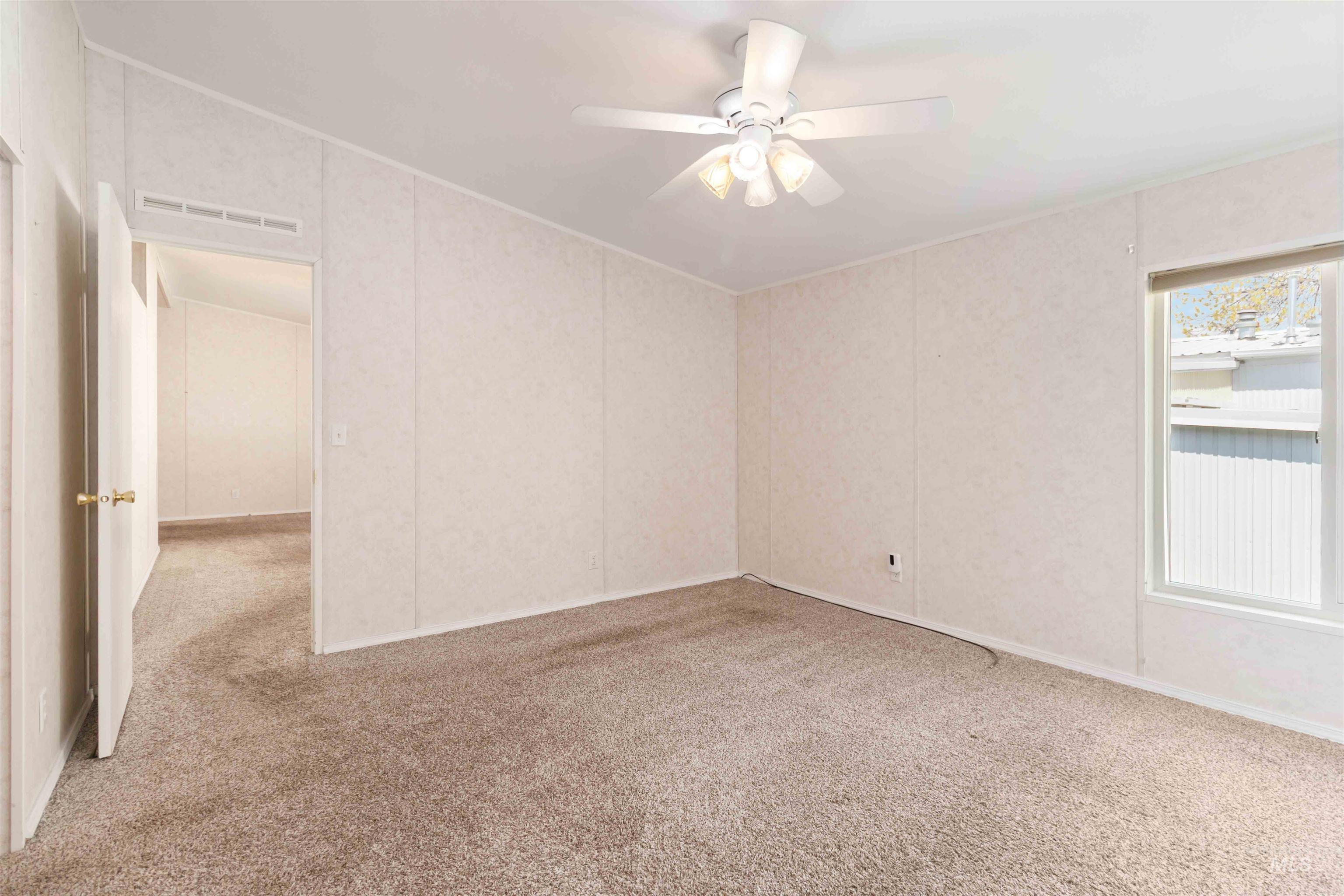 9390 Ustick, Boise, Idaho 83704, 3 Bedrooms, 2 Bathrooms, Residential For Sale, Price $157,000, 98943180