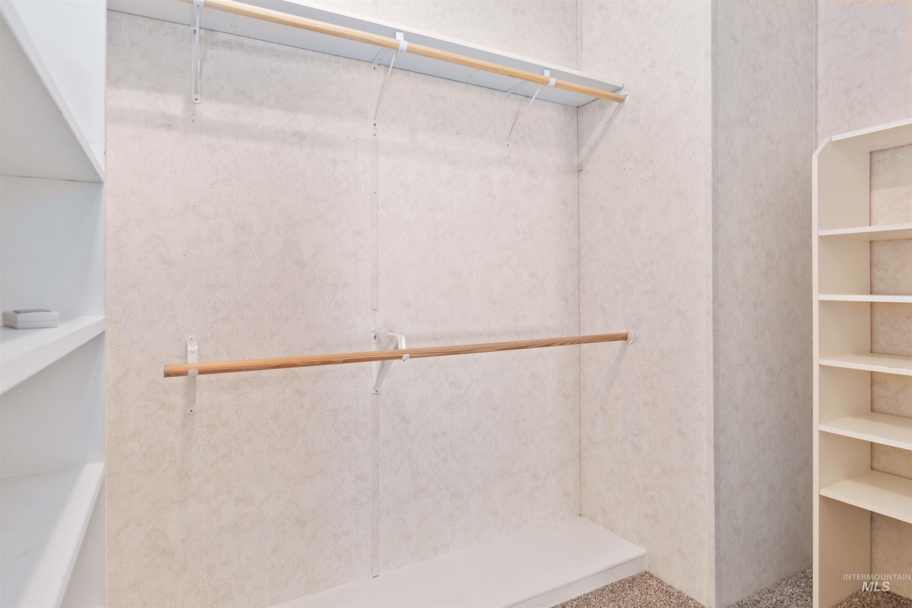 9390 Ustick, Boise, Idaho 83704, 3 Bedrooms, 2 Bathrooms, Residential For Sale, Price $157,000, 98943180