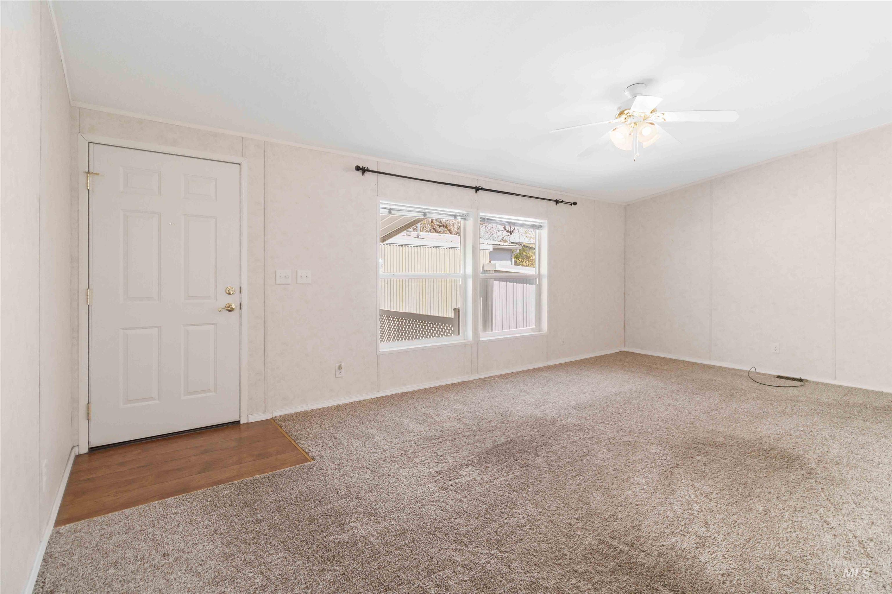 9390 Ustick, Boise, Idaho 83704, 3 Bedrooms, 2 Bathrooms, Residential For Sale, Price $157,000, 98943180