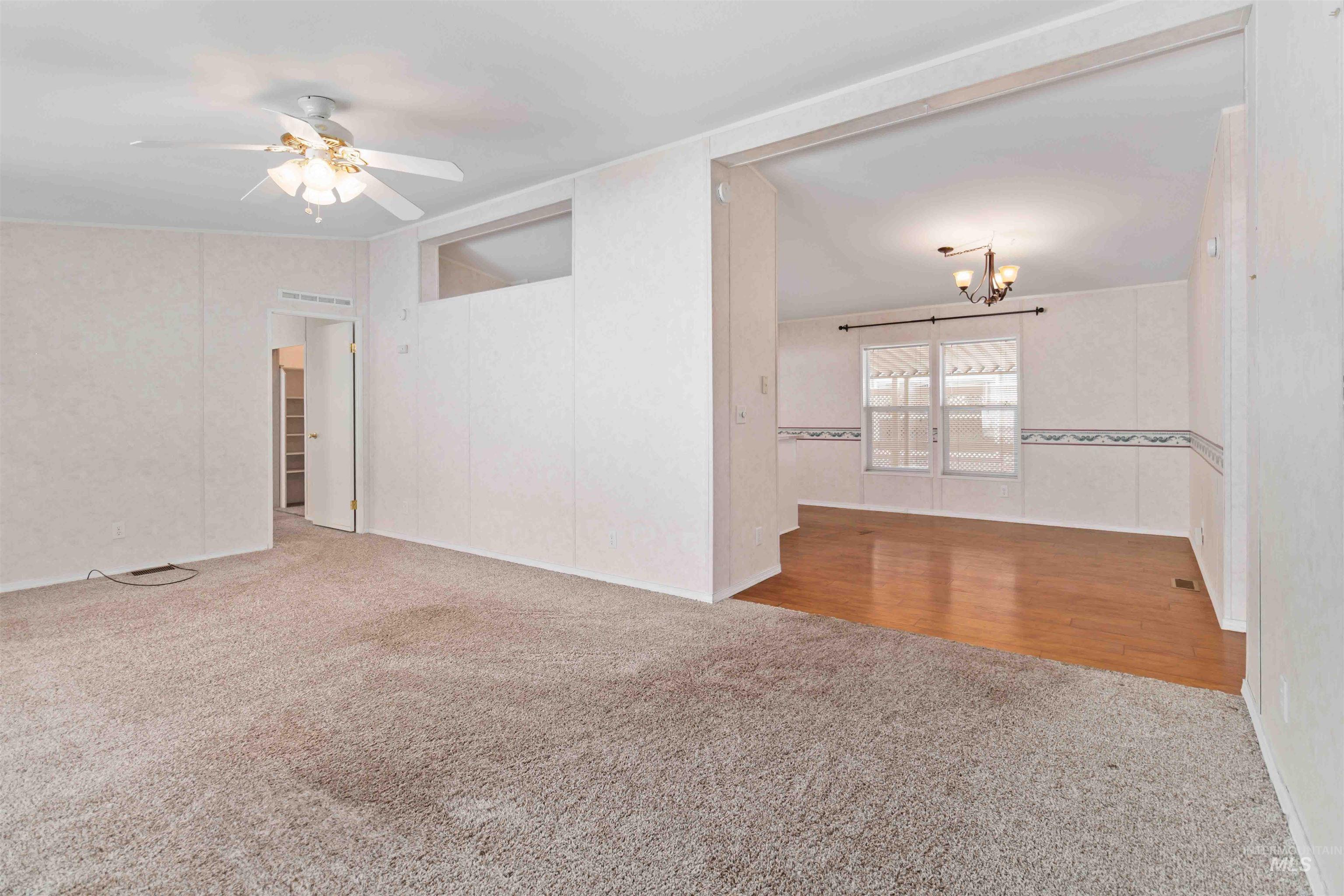 9390 Ustick, Boise, Idaho 83704, 3 Bedrooms, 2 Bathrooms, Residential For Sale, Price $157,000, 98943180