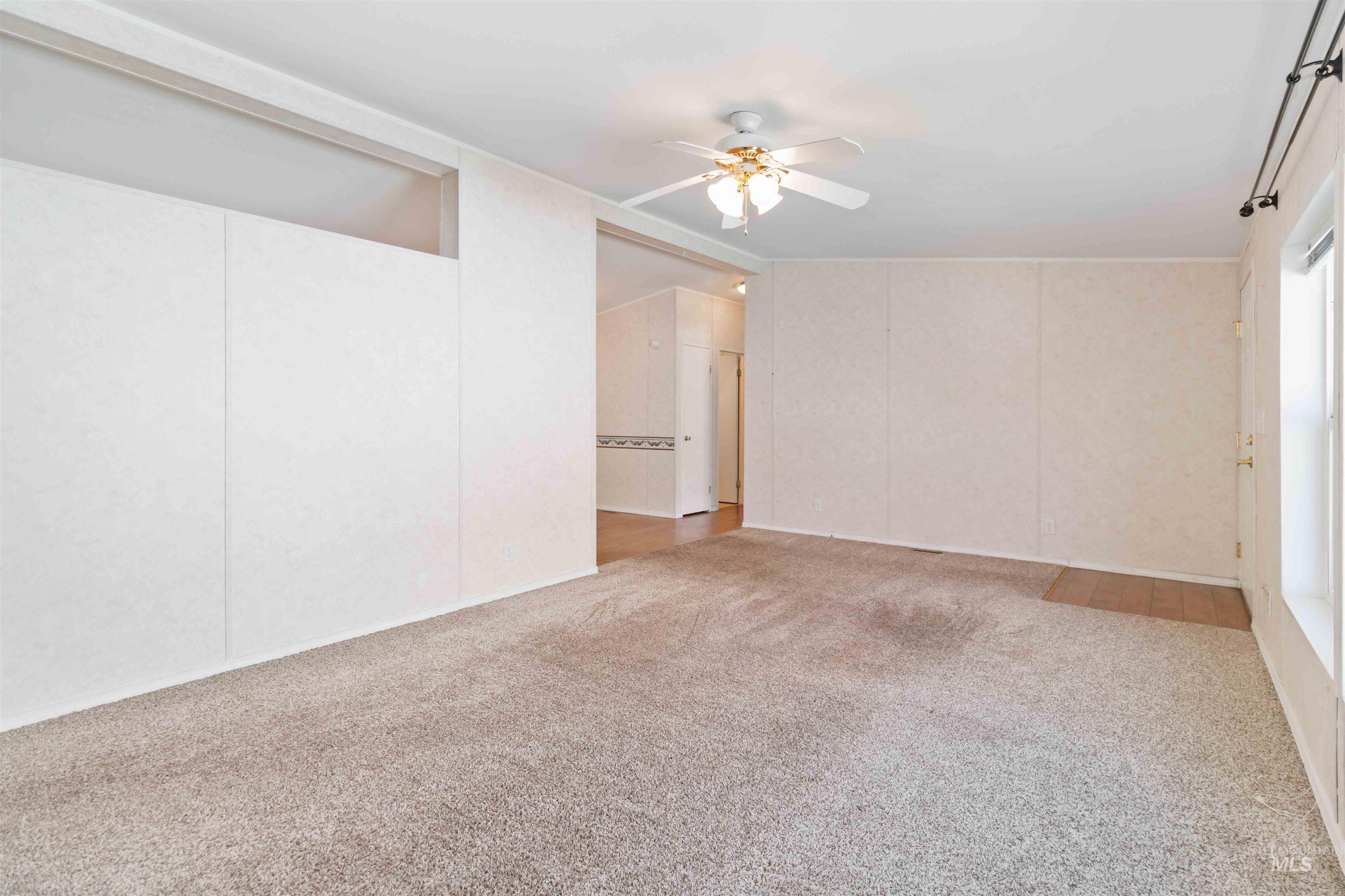 9390 Ustick, Boise, Idaho 83704, 3 Bedrooms, 2 Bathrooms, Residential For Sale, Price $157,000, 98943180