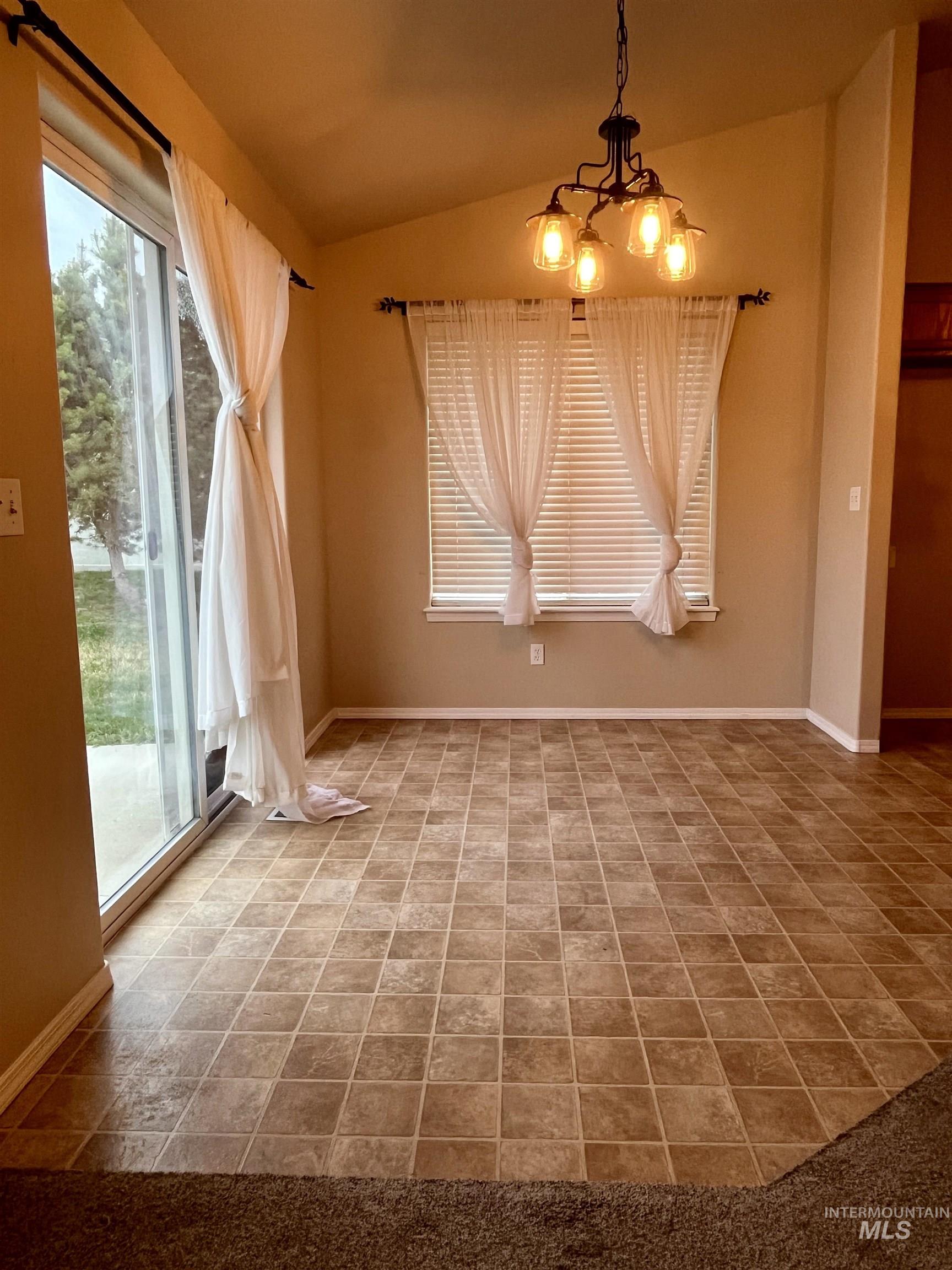 404 Partridge Ln, Twin Falls, Idaho 83301, 3 Bedrooms, 2 Bathrooms, Residential For Sale, Price $339,900,MLS 98943394