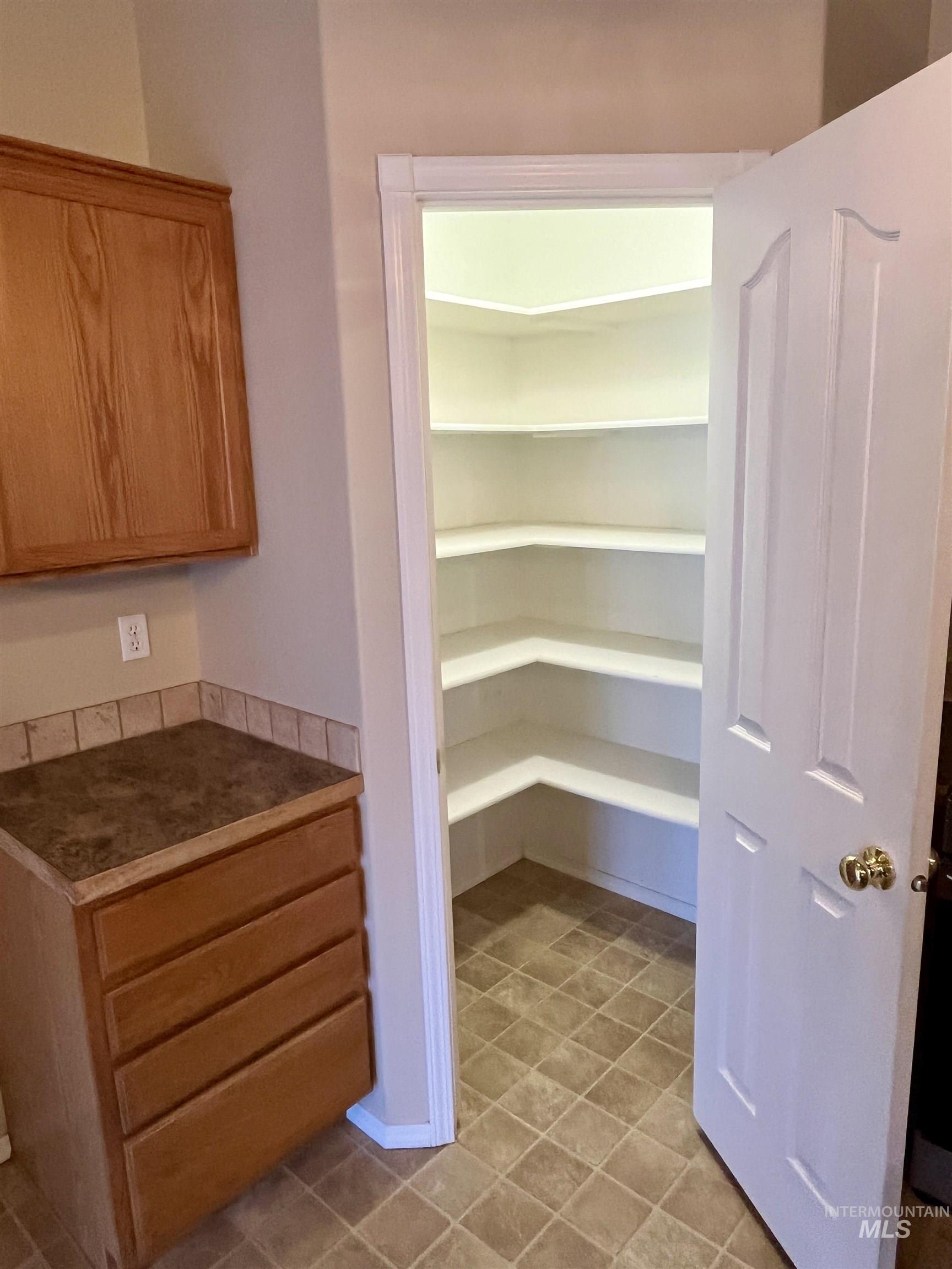 404 Partridge Ln, Twin Falls, Idaho 83301, 3 Bedrooms, 2 Bathrooms, Residential For Sale, Price $339,900,MLS 98943394