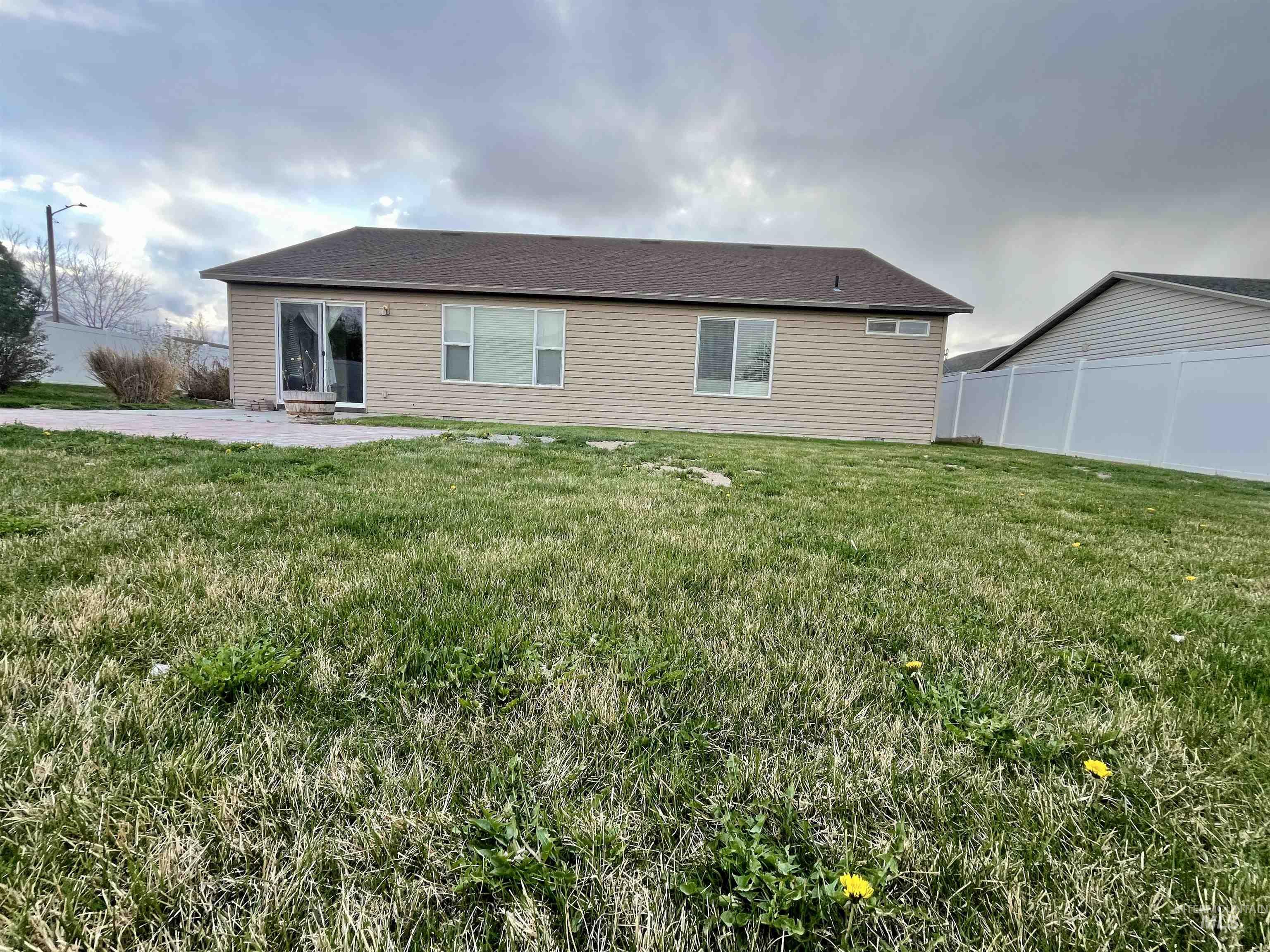 404 Partridge Ln, Twin Falls, Idaho 83301, 3 Bedrooms, 2 Bathrooms, Residential For Sale, Price $339,900,MLS 98943394