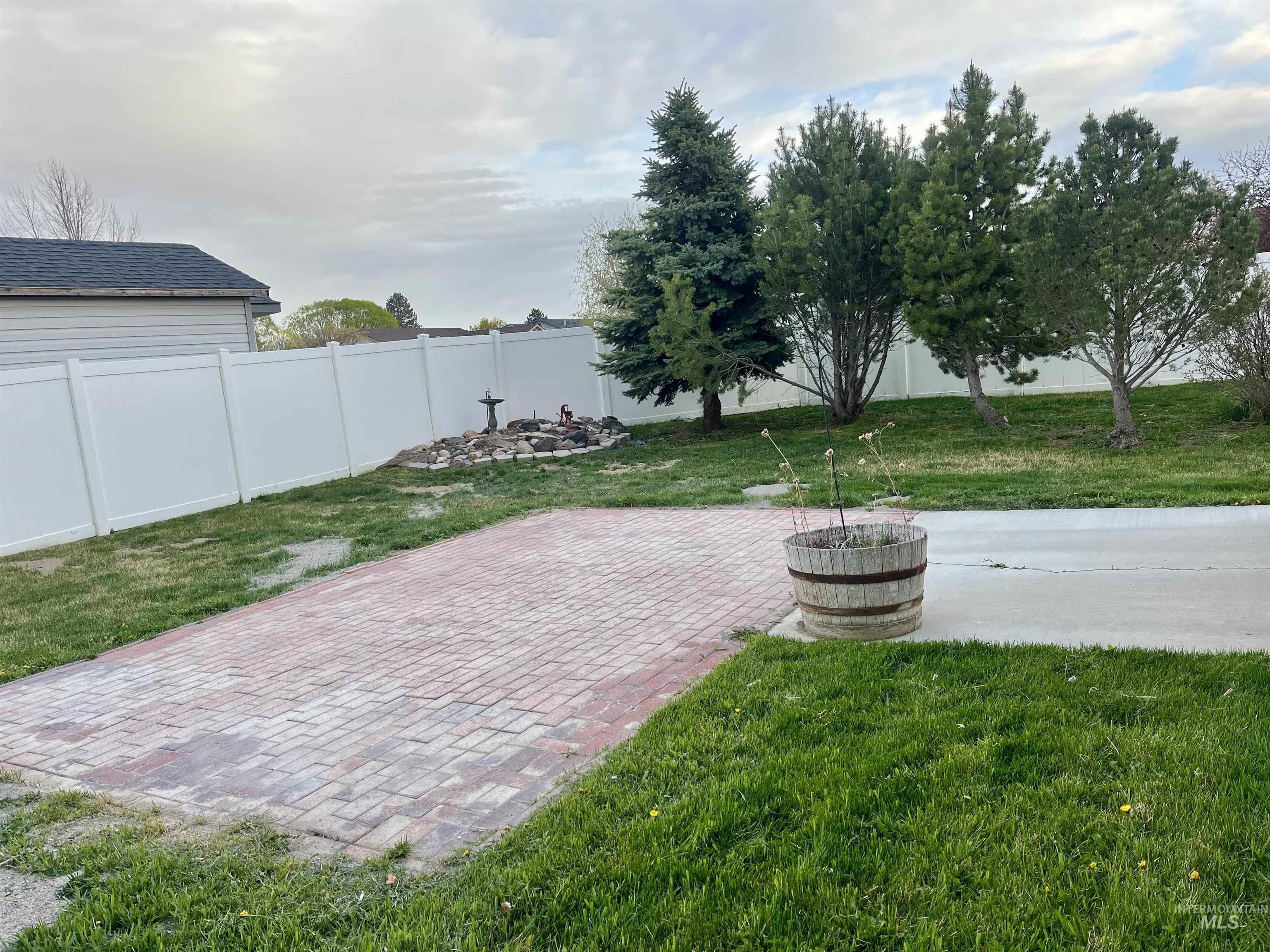 404 Partridge Ln, Twin Falls, Idaho 83301, 3 Bedrooms, 2 Bathrooms, Residential For Sale, Price $339,900,MLS 98943394