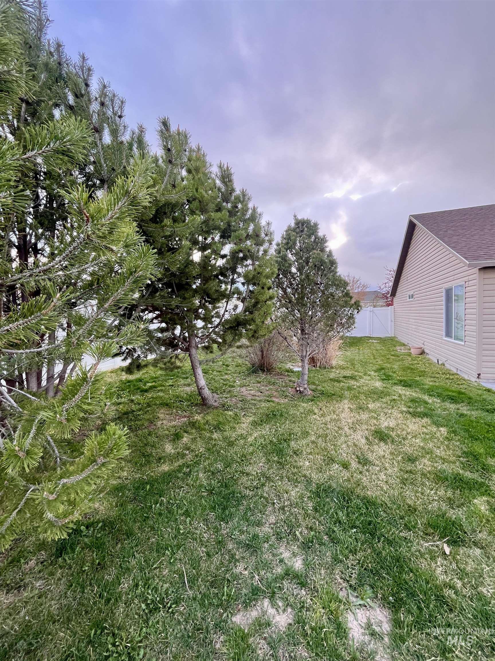 404 Partridge Ln, Twin Falls, Idaho 83301, 3 Bedrooms, 2 Bathrooms, Residential For Sale, Price $339,900,MLS 98943394