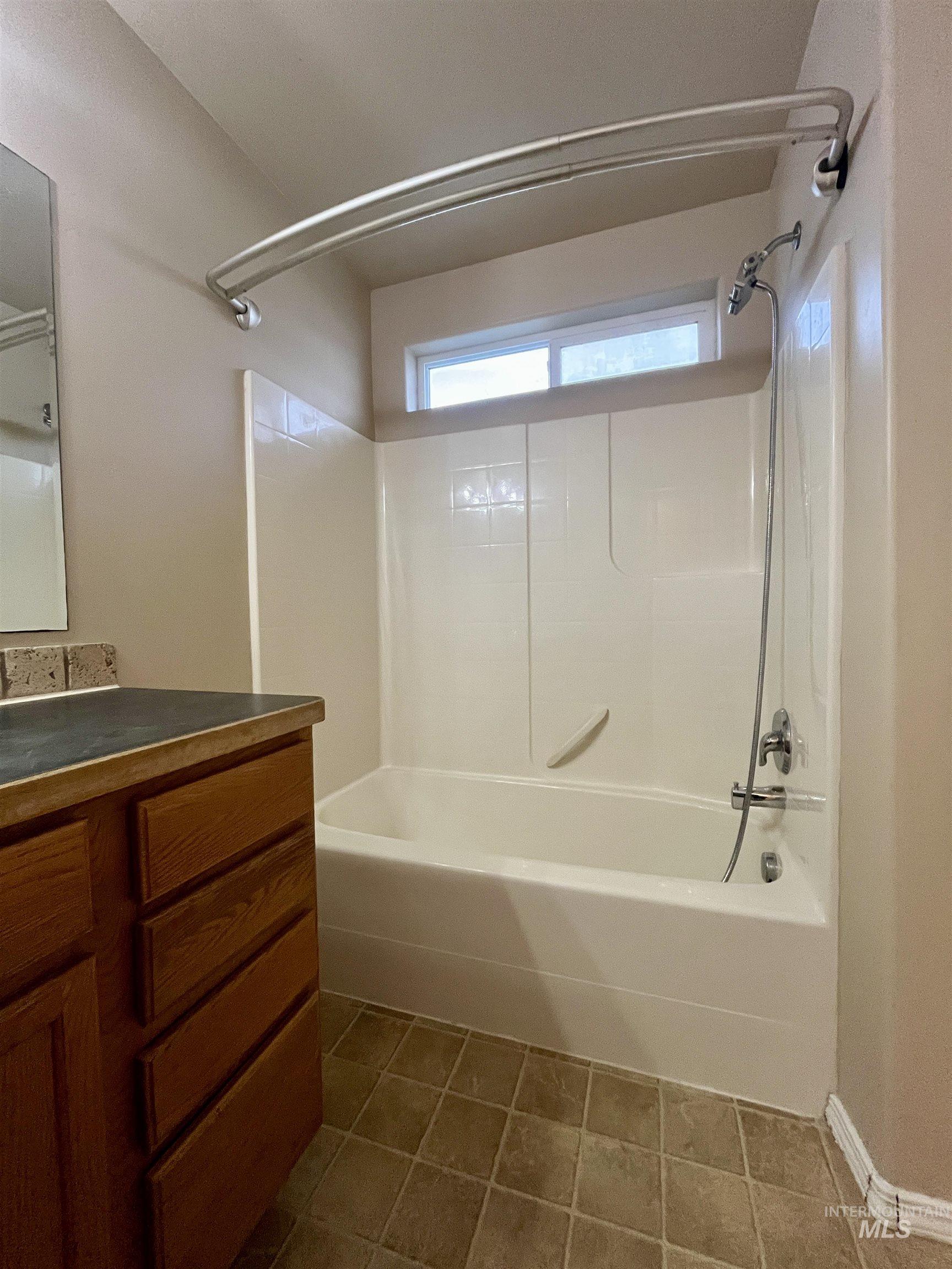 404 Partridge Ln, Twin Falls, Idaho 83301, 3 Bedrooms, 2 Bathrooms, Residential For Sale, Price $339,900,MLS 98943394