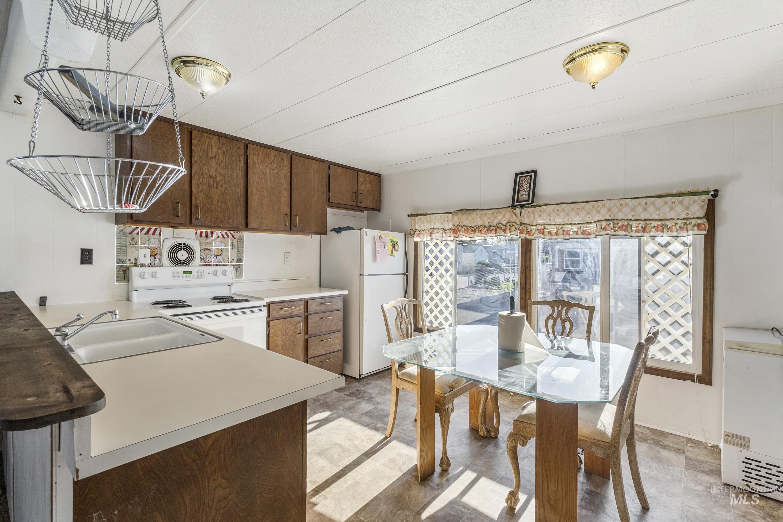 1508 E. Main St, Emmett, Idaho 83617, 2 Bedrooms, 1 Bathroom, Residential For Sale, Price $39,990, 98943509