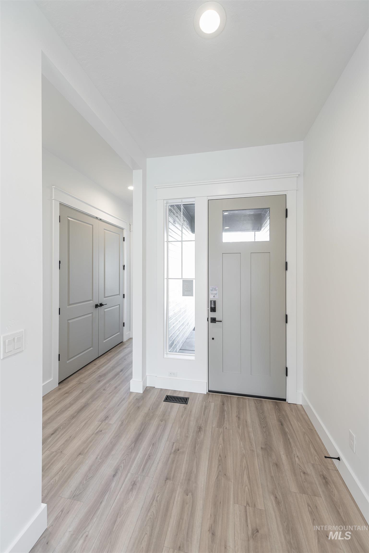 9376 S Egg Harbor, Kuna, Idaho 83634, 3 Bedrooms, 2 Bathrooms, Residential For Sale, Price $549,900, 98943567