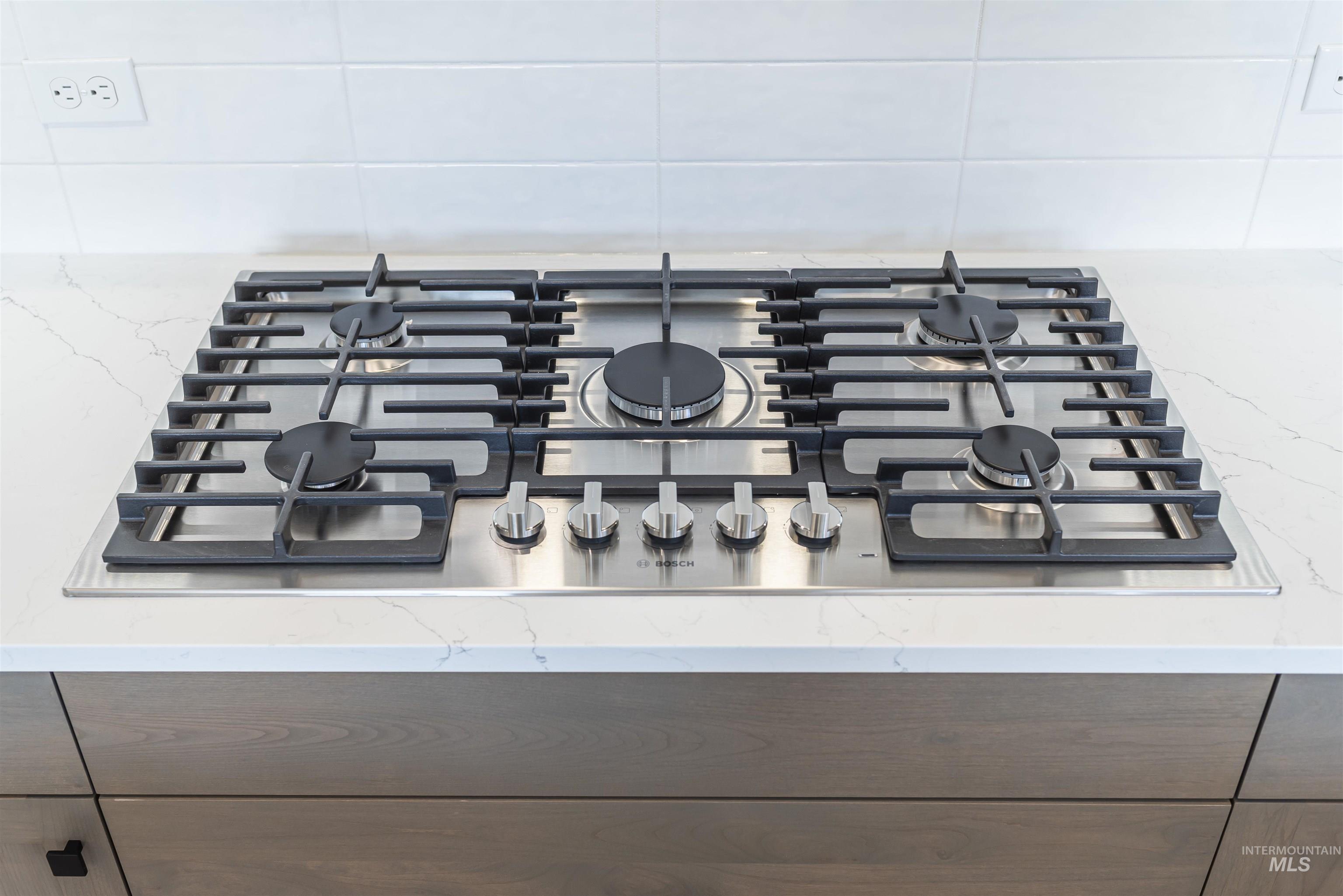 9376 S Egg Harbor, Kuna, Idaho 83634, 3 Bedrooms, 2 Bathrooms, Residential For Sale, Price $549,900, 98943567