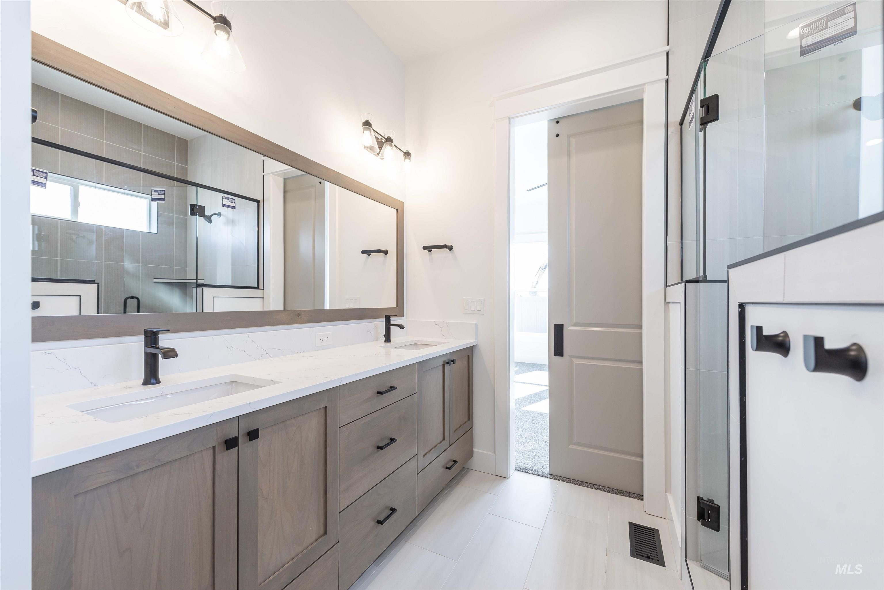 9376 S Egg Harbor, Kuna, Idaho 83634, 3 Bedrooms, 2 Bathrooms, Residential For Sale, Price $549,900, 98943567